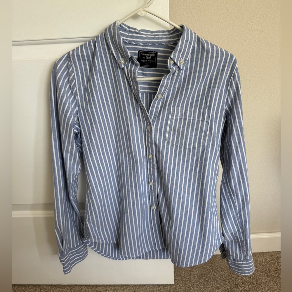 Abercrombie & Fitch Blue and White Striped Button Down Shirt